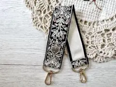 【インド刺繍リボン】ハンドストラップ　41
