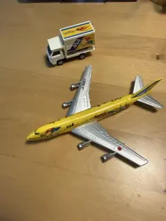 全日空商事 1/500 ANA B747-400 【ピカチュウジャンボ】 - メルカリ