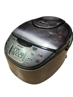 Item thumbnail for item 352bb9a0-0f7b-4c10-af7e-6bb7c1449f4b