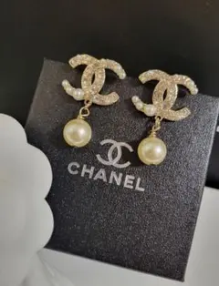 CCロゴ　ピアス　パール　ゴールド　シャネル