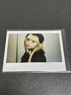 ファムファタール 頓知気さきな チェキのサムネイル
