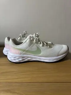 NIKE スニーカー　24.5cm