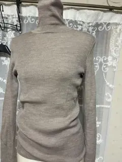 ユニクロ　モカ茶　ウールタートルネック セーター 長袖