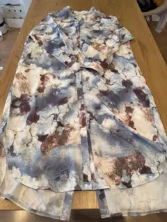 抽象模様 長袖ボタンシャツ