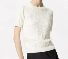 UNIQLO ケーブルクルーネックセーター　オフホワイト