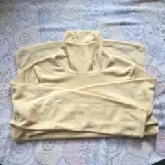 【未使用】ユニクロ　クリーム色ハイネック長袖Tシャツ XXL