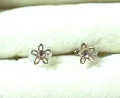 花型シルバーピアス 紫色ストーン付き