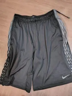Nike Dri-FIT ブラックパンツ サイドグレー