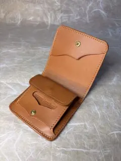 イタリアンレザー マルゴー(オルモ)で製作の二つ折り財布 - メルカリ