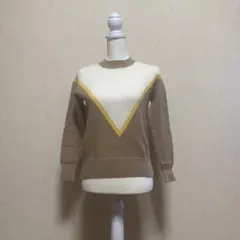 【MNG】茶系　V字デザイン　セーター