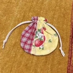 まんまる巾着　ミニ巾着　いちご✖️赤チェック　ハンドメイド
