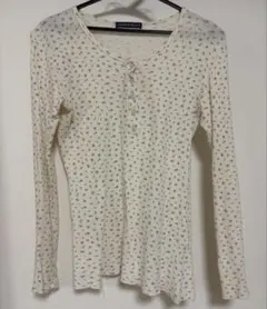 Brandy Melville ワッフルカットソー 花柄サーマル