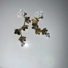 花柄　樹脂イヤリング