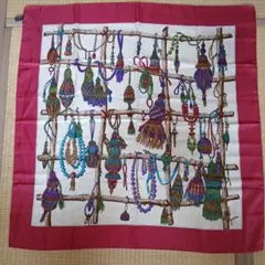 シルクスカーフ ビーズとタッセルデザイン