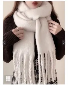 【新品未使用】GRL 起毛フェイクウールフリンジボリュームマフラー アイボリー