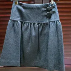 バーバリーブルーレーベル グレー フレアスカート サイズ38 バックル付き