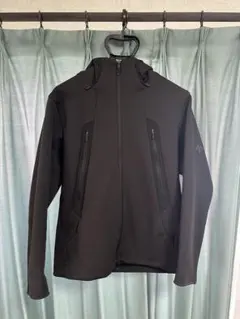 【週末特価】DESCENTE ALLTERRAIN マウンテンパーカー ブラックのサムネイル