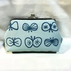 がま口財布　がま口ポーチ　メイクポーチ　ハンドメイド　蝶々　①
