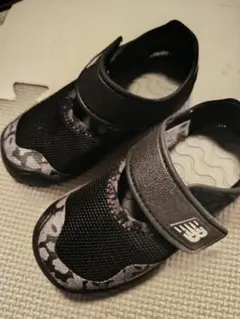 ニューバランス　水陸両用　サンダル　靴　水遊び　メッシュ　15.5