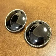 （値下げしました）黒のドーム型　丸型　イヤリング　レトロ