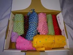 小さな はぎれ カラフル柄セット 各15枚以上 材質不明 特価