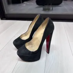 Christian Louboutin 黒 スエード ハイヒール