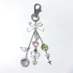 ビーズキーホルダー ハンドメイド コレクトブック 緑 ピンク リボン クローバー