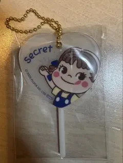不二家 ペコちゃん ハートキャンディキーホルダー 紫 - メルカリ