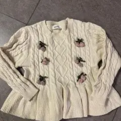 SLAP SLAP クリーム色 さくらんぼ　ニットセーター ペプラムニット