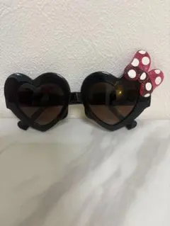 ミニーマウス ハート型サングラス　ディズニー