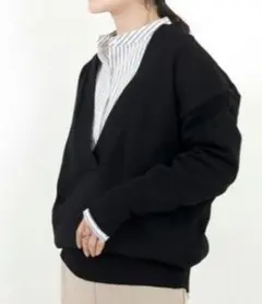 Aletta vita ライトヤーン深Vネックプルオーバー ブラック