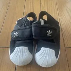 adidas ブラック ベビーサンダル　14cm