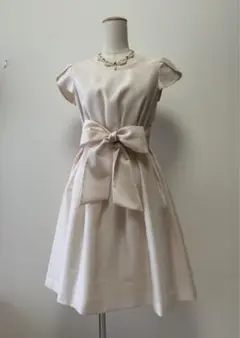 STRAWBERRY-FIELDS graceワンピースフォーマル。オフホワイト