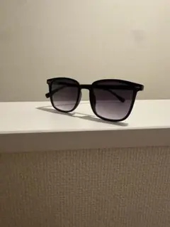 【新品未使用】ブラックフレーム グラデーションパープル サングラス