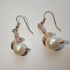 パールとクリスタルのフックピアス
