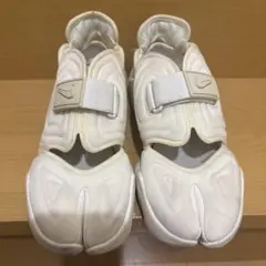 Item thumbnail for item 1e8f9eb2-2998-4d36-aa0f-c12bd36da1db