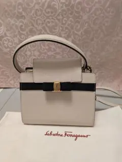 【大幅値下げ再出品】Salvatore Ferragamo 2wayハンドバッグのサムネイル