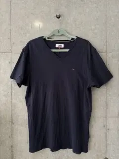 TOMYネイビー Vネック Tシャツ