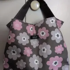 ハンドメイド　持ち手がオシャレ　花柄キャンバストートバッグ
