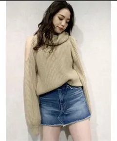 gydaオフショルダー ベージュ ニットセーター