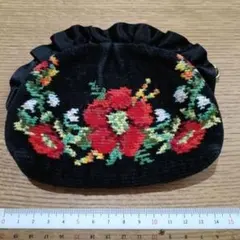 FEILER 花柄刺繍 ポーチ 〜ヒラヒラが可愛い〜