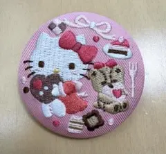 サンリオ 刺繍缶バッジ キティのサムネイル