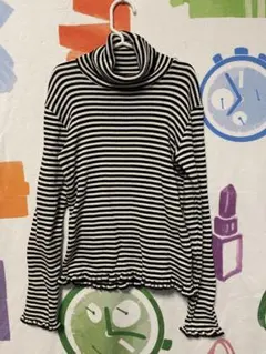 BEBEボーダー柄 タートルネック 140