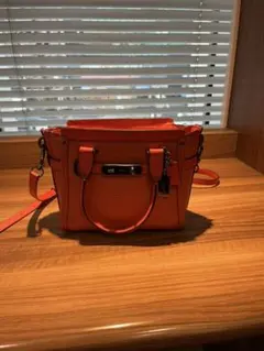 美品　コーチ　スワッガー27 ショルダーバック