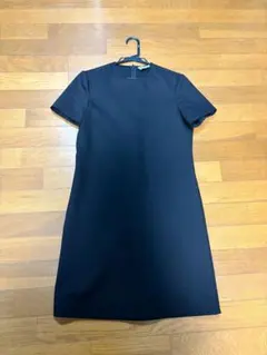 【ZARA ブラックワンピース／ミディ丈】
