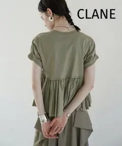 CLANE クラネ　バックフリルTシャツ　カーキのサムネイル