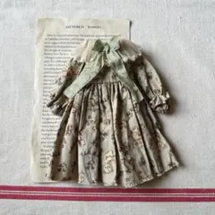 紅茶染めりぼんワンピース　ブライスアウトフィット　ハンドメイド　ネオブライス洋服