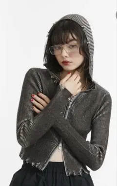 グレー フード付きニットパーカー 88プリント jouetie