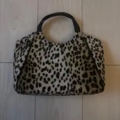 ヒョウ柄ファー風ハンドバッグ COURO