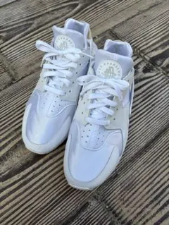 NIKEAIR HUARACHE ナイキエアハラチホワイト 24cm24.5cm - メルカリ